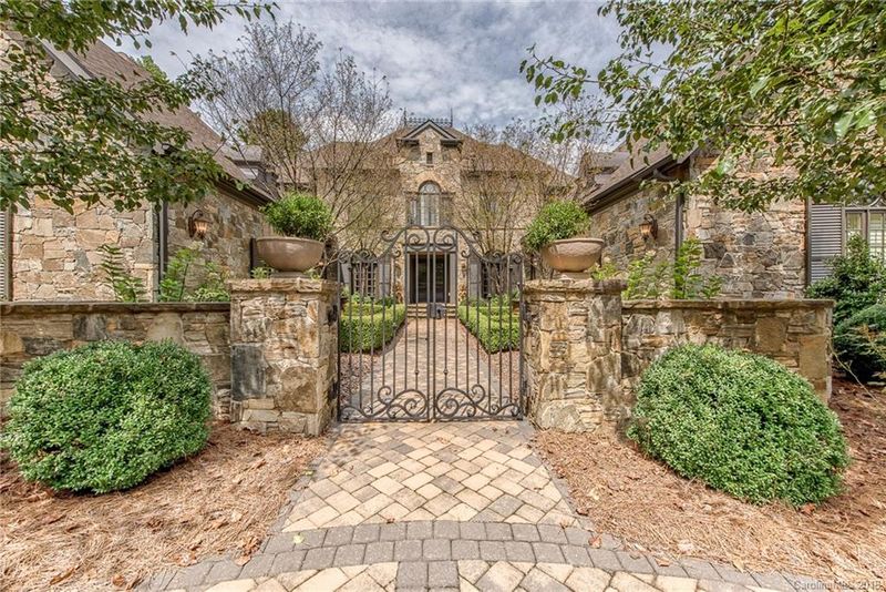 8678 Arbor Oaks Cir, Concord, NC 28027