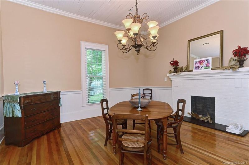 8 Wright Ave, York, SC 29745