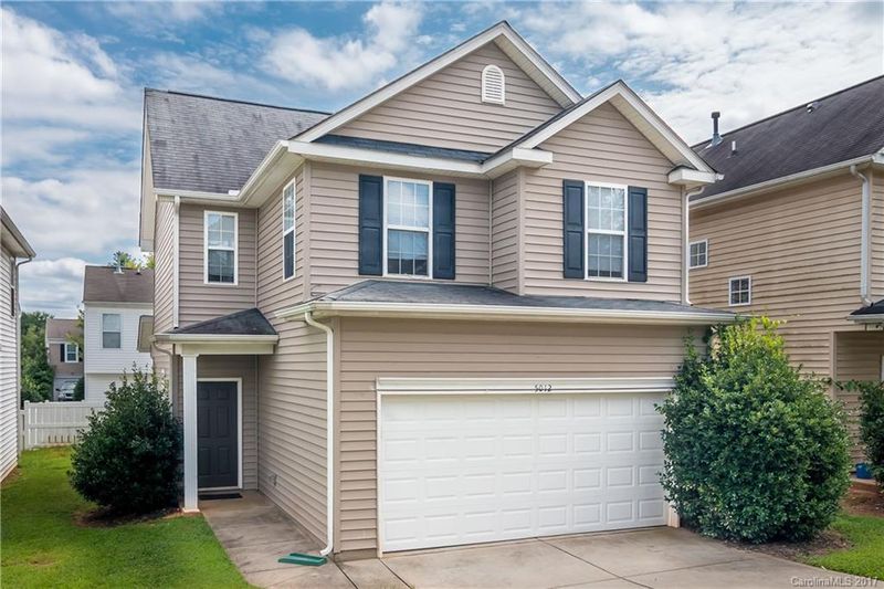 5012 Snowdrop Dr, Charlotte, NC 28215