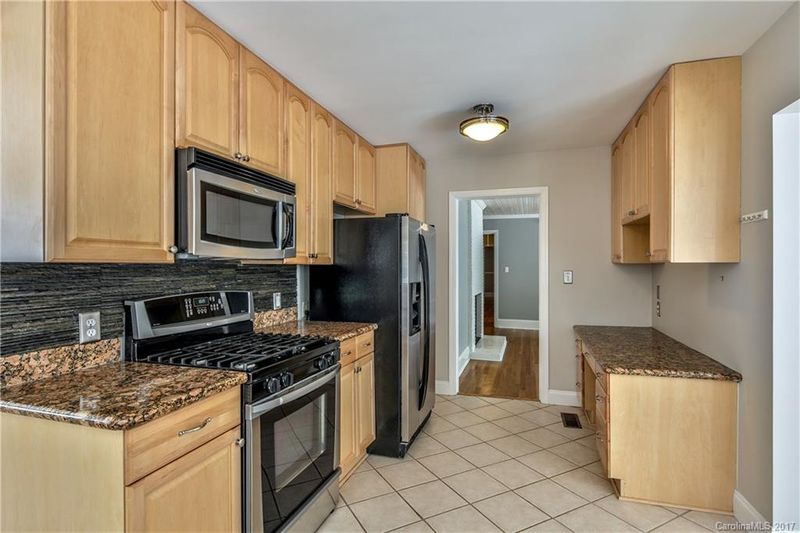 933 Linda Ln, Charlotte, NC 28211