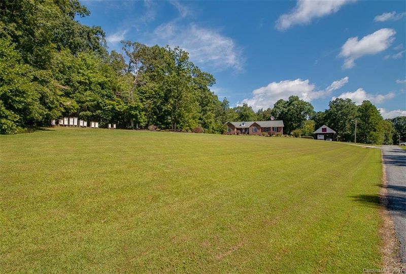 165 Shuttle Ln, Lincolnton, NC 28092