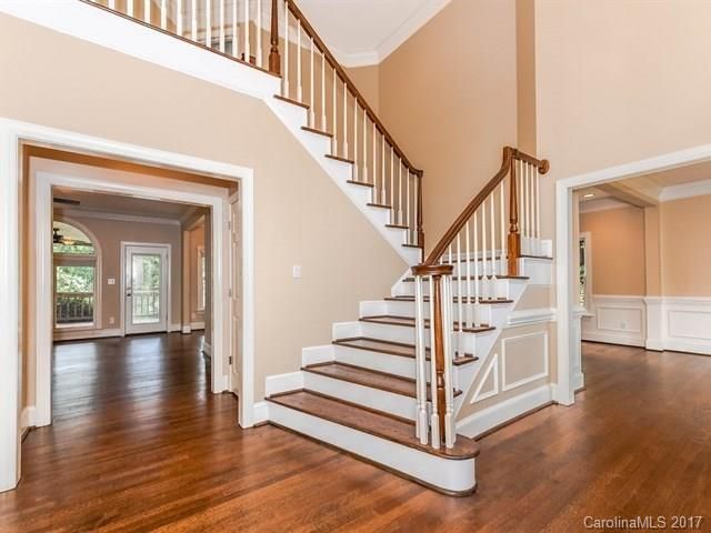 609 River Oaks Ln, Charlotte, NC 28226