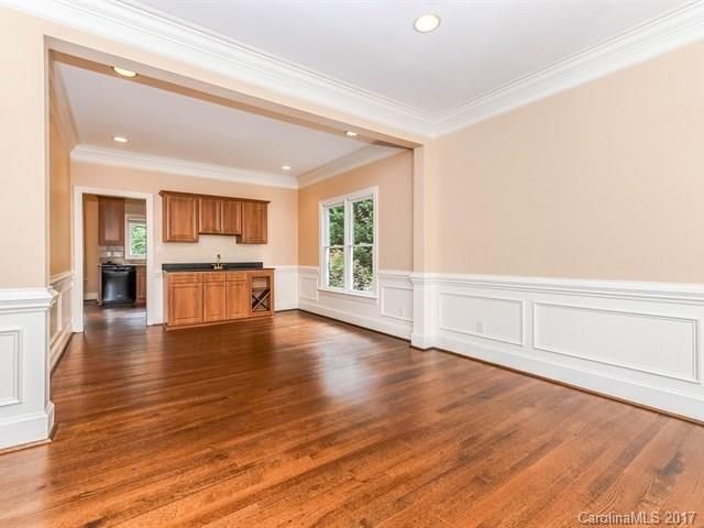 609 River Oaks Ln, Charlotte, NC 28226