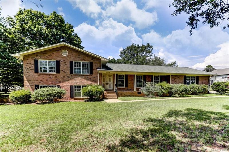 20135 Walter Henderson Rd, Cornelius, NC 28031
