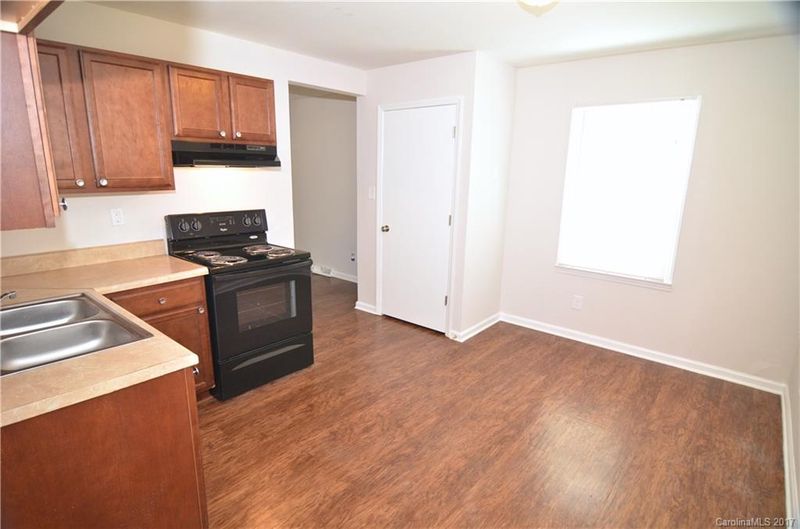 637 Kentbrook Dr, Charlotte, NC 28213