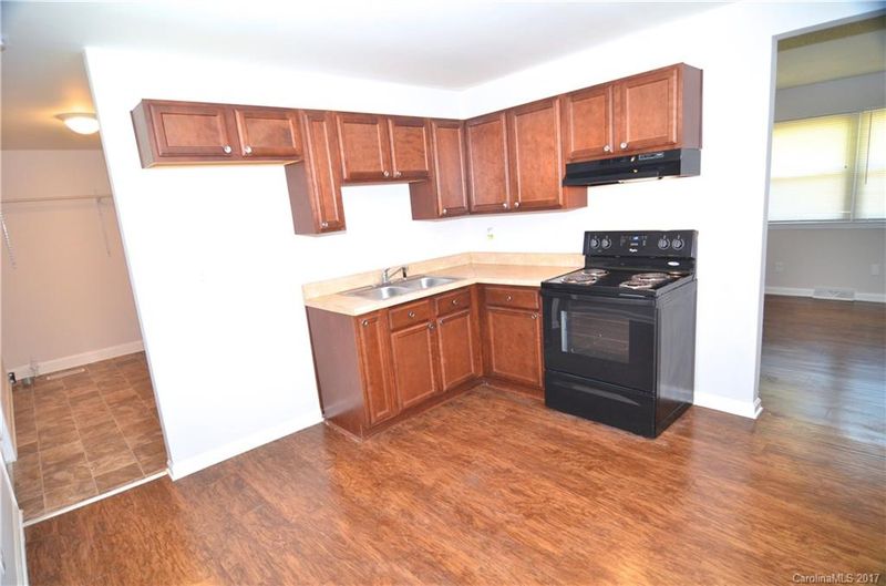 637 Kentbrook Dr, Charlotte, NC 28213
