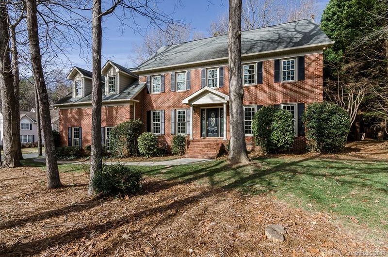 4801 Derbyshire Dr #33, Charlotte, NC 28270