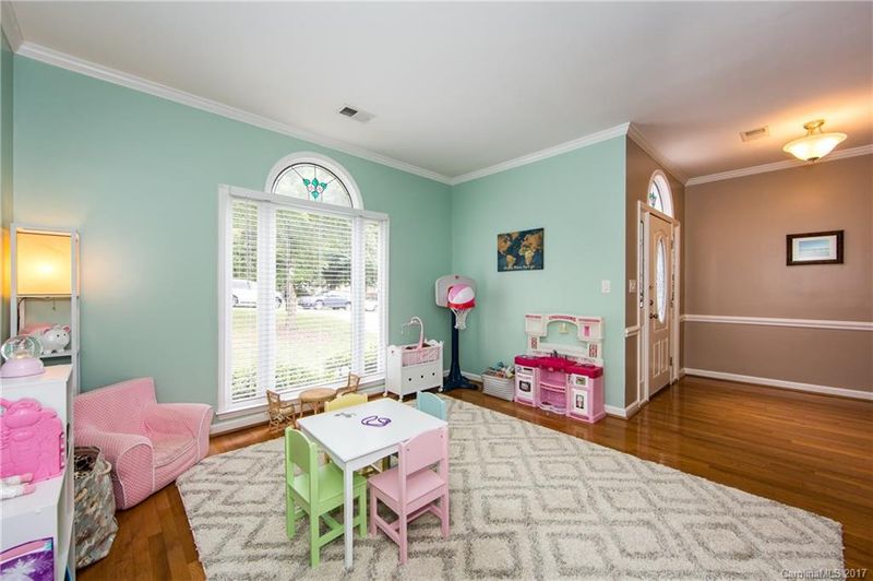 9600 Leaf Arbor Ln, Charlotte, NC 28277
