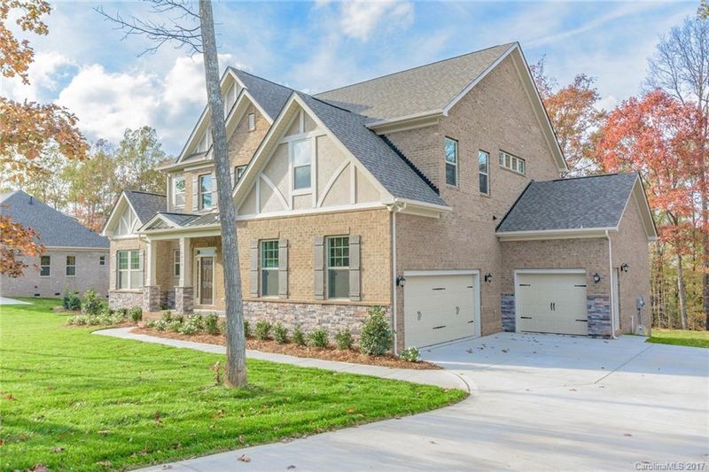 4010 Crismark Dr, Indian Trail, NC 28079
