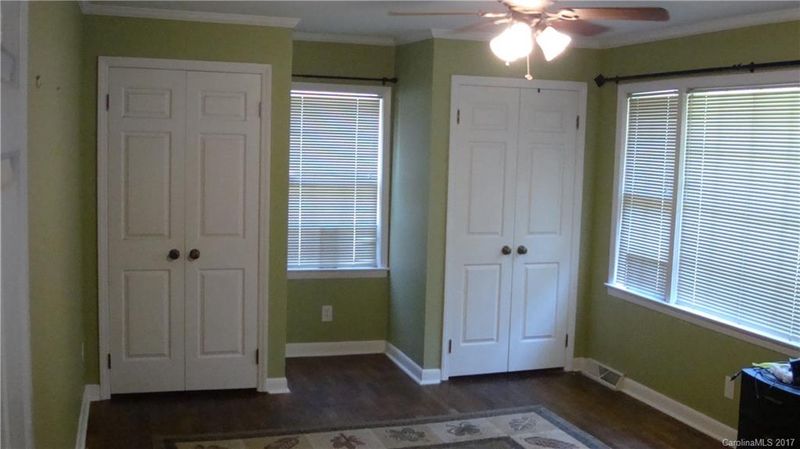 502 Park Dr, Cherryville, NC 28021