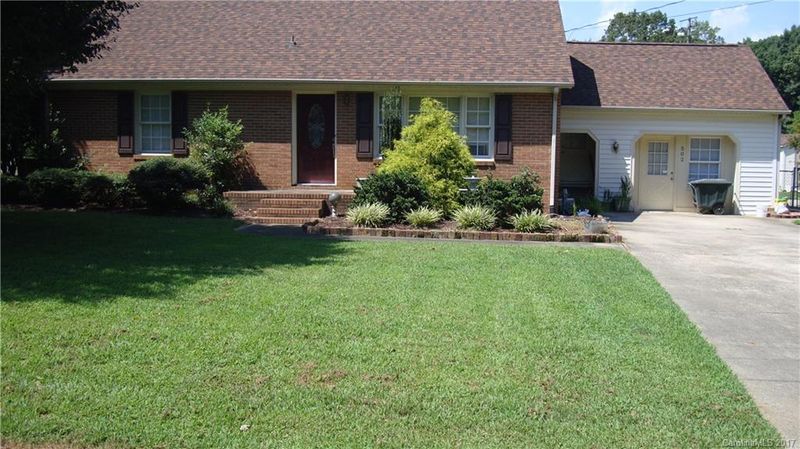502 Park Dr, Cherryville, NC 28021
