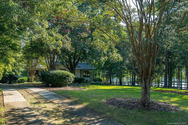 11944 Pinnacle Point Ln, Charlotte, NC 28216