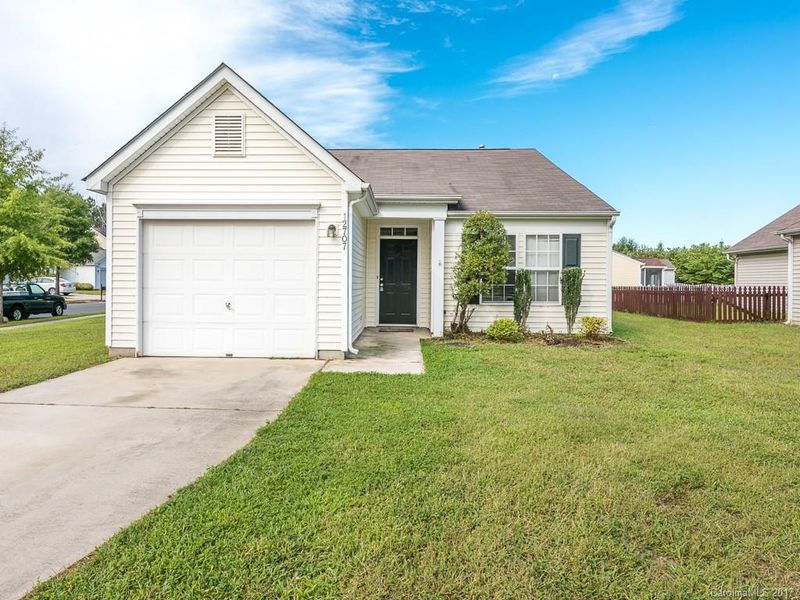12707 Planters Row Dr, Charlotte, NC 28278