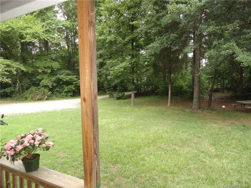 125 Summerglen Dr, Gastonia, NC 28056