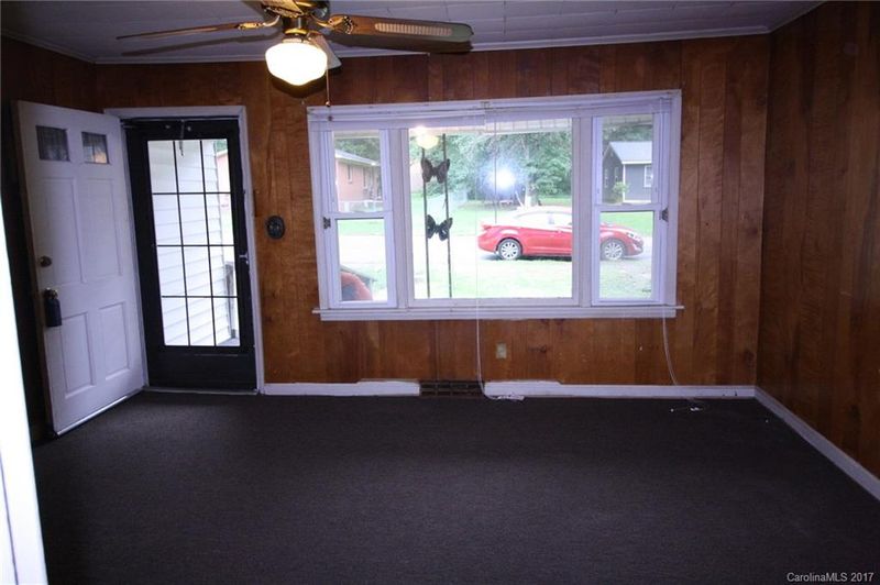 1035 N Ransom St, Gastonia, NC 28052
