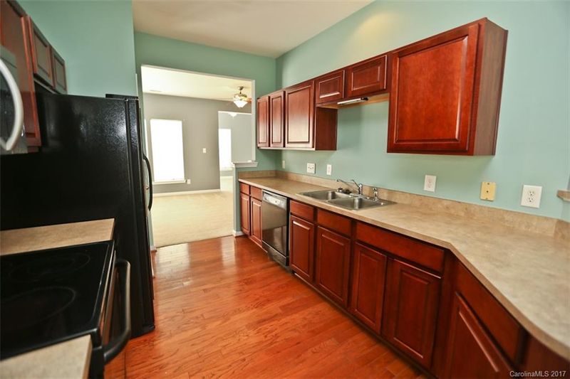 4937 Sunburst Ln, Charlotte, NC 28213