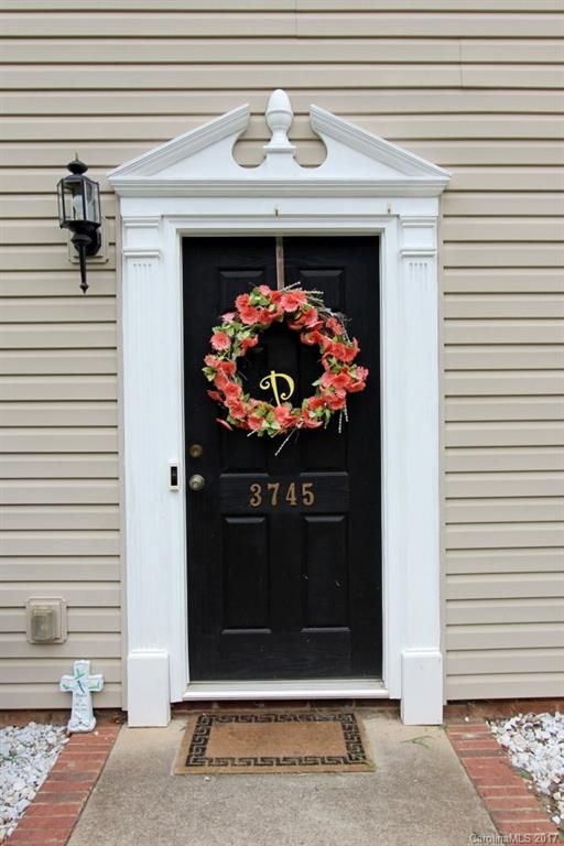 3745 Brookchase Ln, Charlotte, NC 28205
