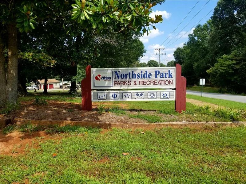 915 E 22nd St, Newton, NC 28658