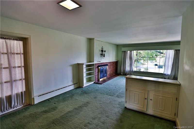 141 Catawba Ave, Mount Holly, NC 28120