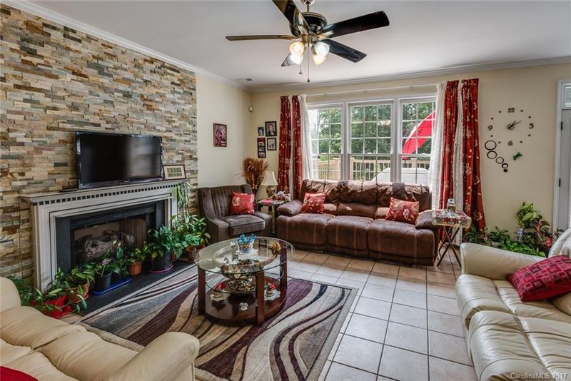 6333 Lily Pad Ct, Charlotte, NC 28262
