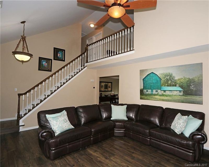 12730 Diamond Dr, Pineville, NC 28134