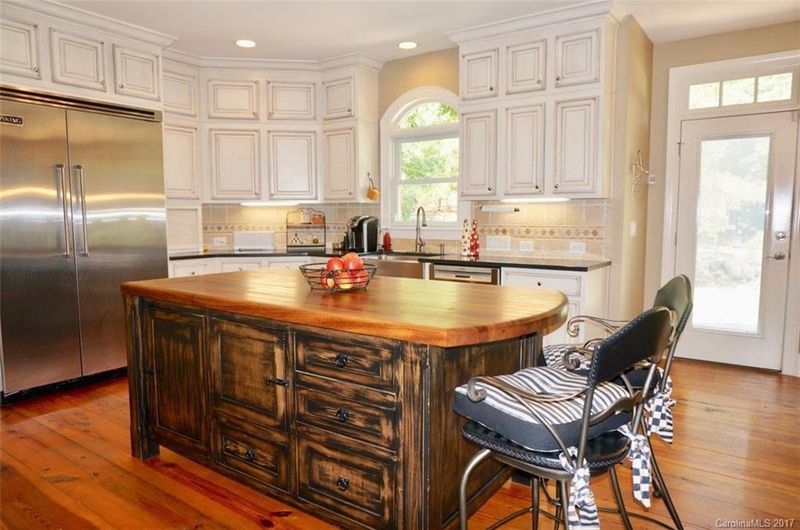 7900 Stonehaven Dr, Waxhaw, NC 28173