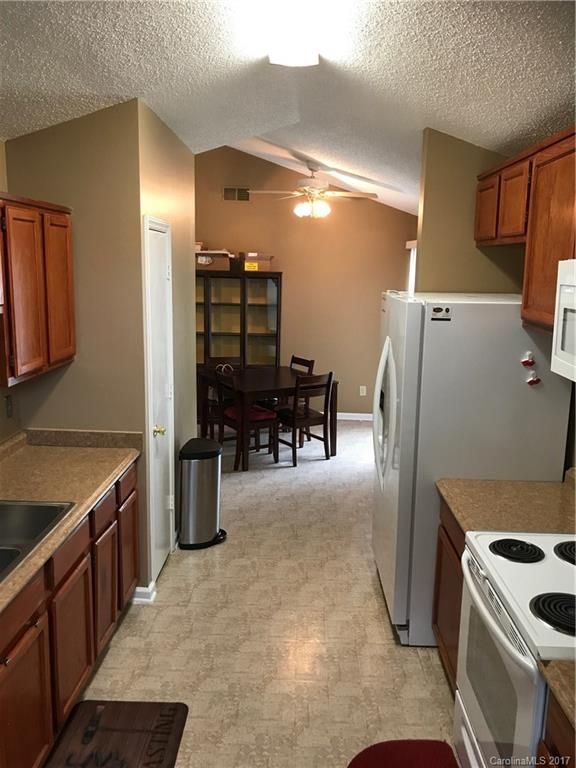 7450 Prindle Lake Dr, Charlotte, NC 28227