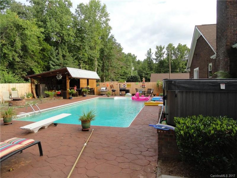 233 Wilson Rd, Gastonia, NC 28056