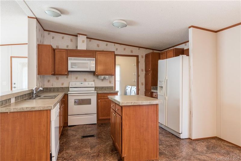 109 Saint Thomas Ct, Mooresville, NC 28115