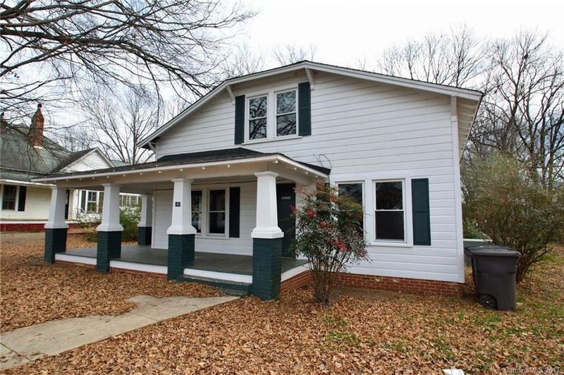 147 S Lackey St, Statesville, NC 28677