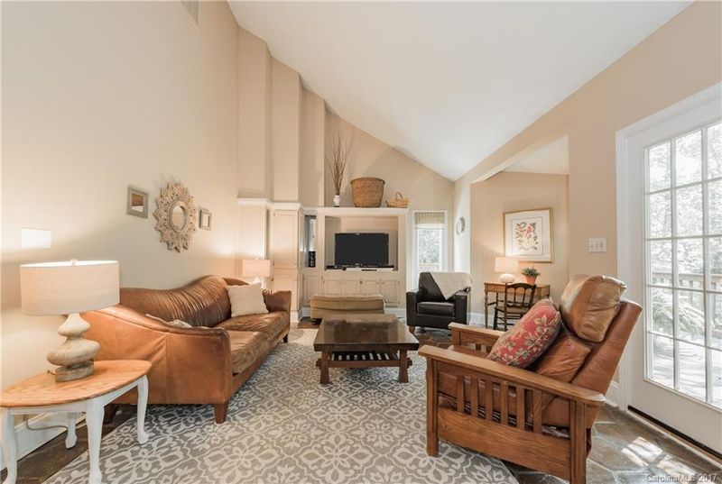 509 Hugh Crocker Rd, Matthews, NC 28104