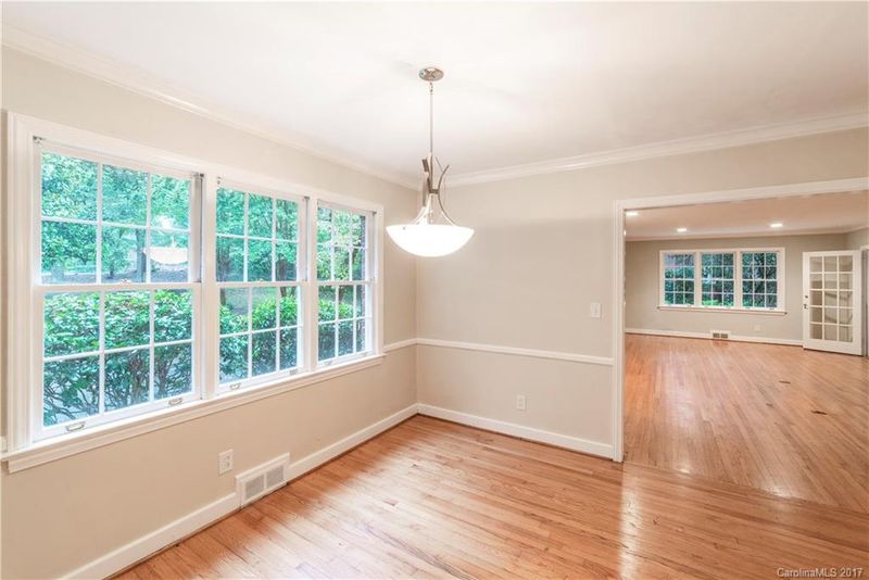 1919 Sharon Ln, Charlotte, NC 28211