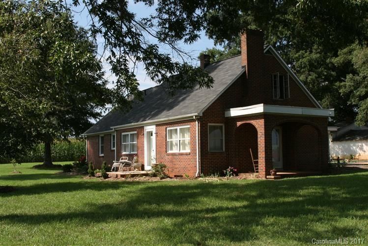 2888 Old Mountain Rd, Stony Point, NC 28678