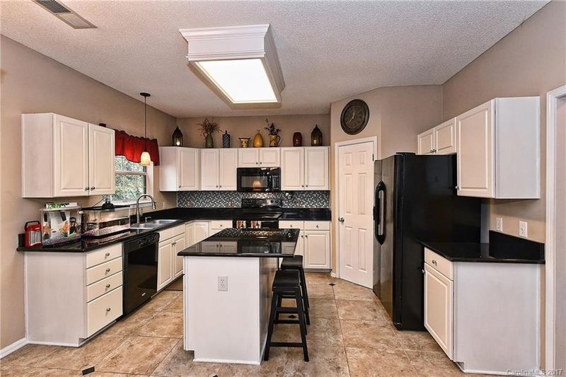 129 Creekside Dr #21, Fort Mill, SC 29715
