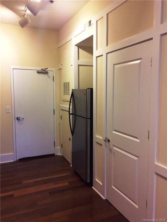 511 34th St E #204, Charlotte, NC 28205