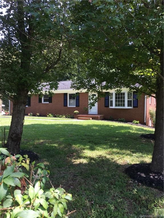 330 Ridge Dr, Mount Holly, NC 28120