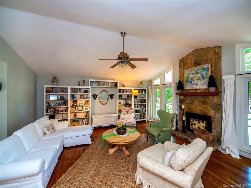 9061 Tulagi Ct, Tega Cay, SC 29708