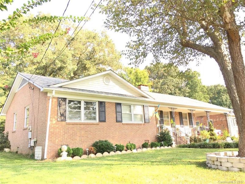1914 Taylor Dr, Gastonia, NC 28052