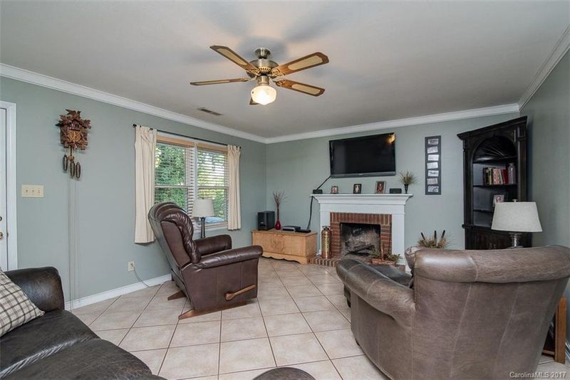 9704 Stillwater Ln, Mint Hill, NC 28227