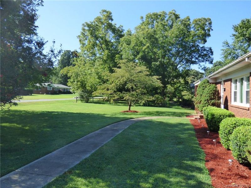 5229 Manning Rd, Charlotte, NC 28269
