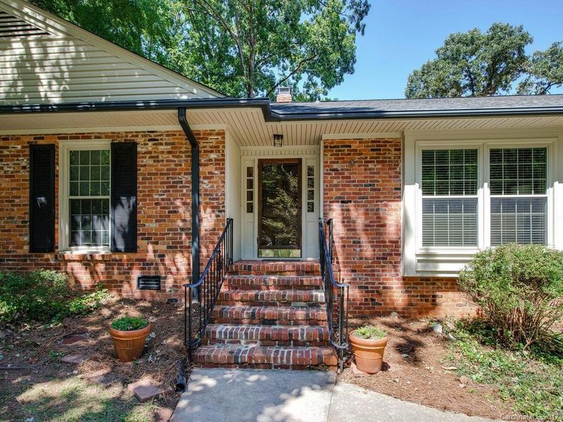 6334 Gaywind Dr, Charlotte, NC 28226