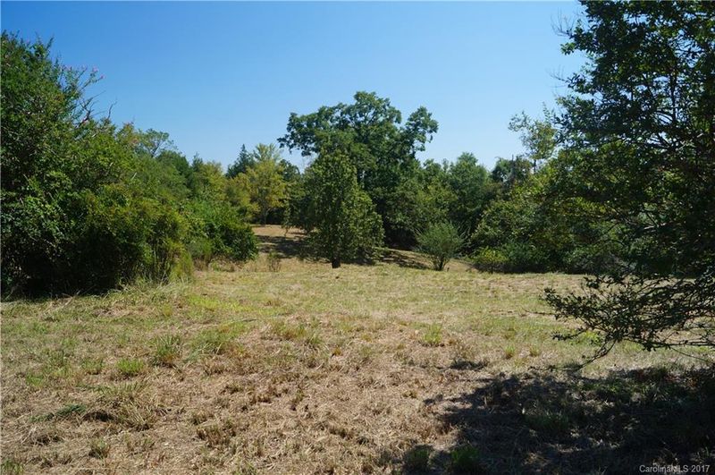 2953 Shannon St, Sharon, SC 29742