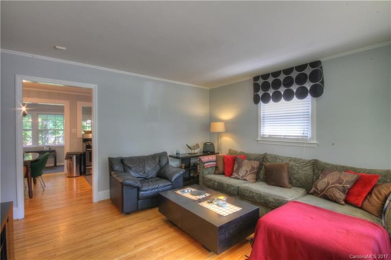 4041 Leeds Dr, Charlotte, NC 28205