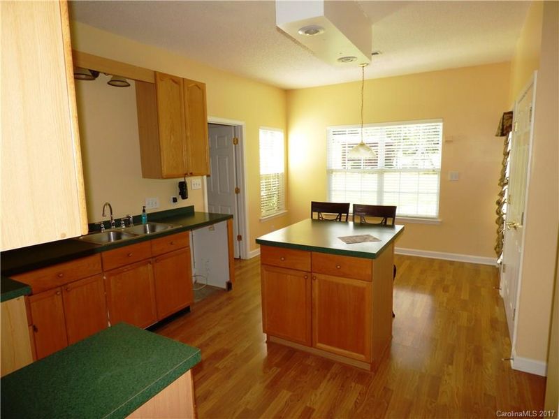 228 Riverfront Pw, Mount Holly, NC 28120