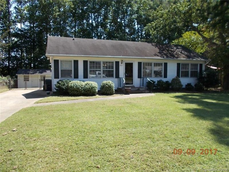 313 Vinecrest Dr, Matthews, NC 28105
