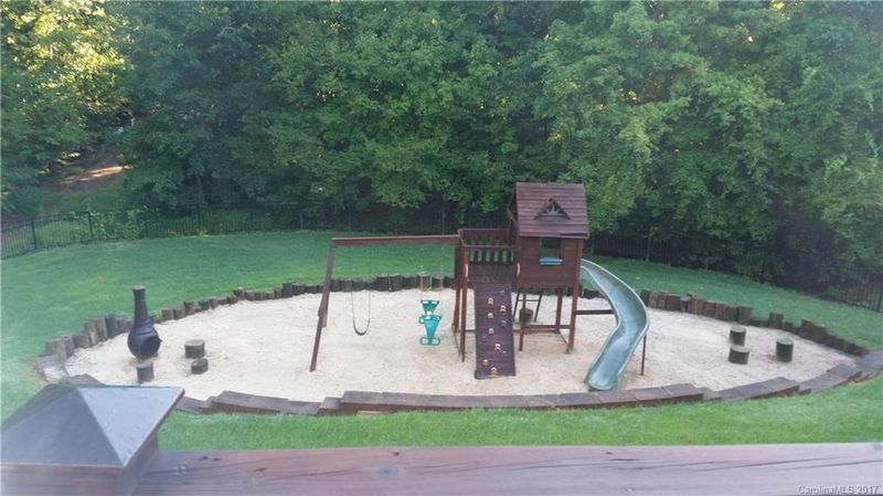 8801 Landsdowne Ave, Harrisburg, NC 28075