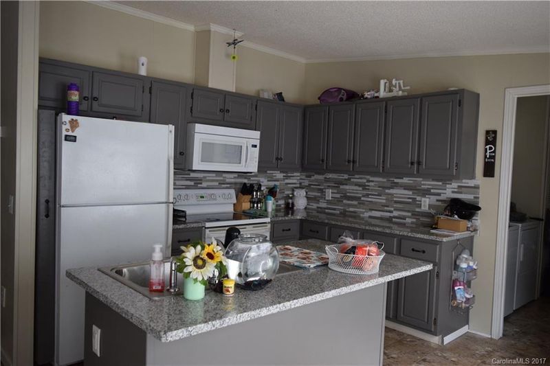 164 Zircon Dr, Statesville, NC 28625