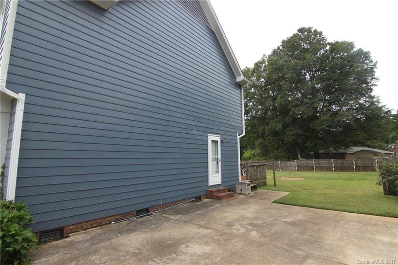 104 Halifax Ct, Gastonia, NC 28056