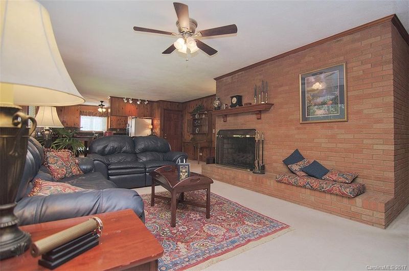 61 Eastcliff Dr SE, Concord, NC 28025