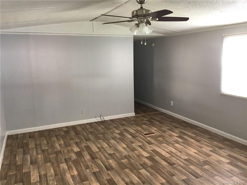 103 Pinewood Dr, Mount Holly, NC 28120